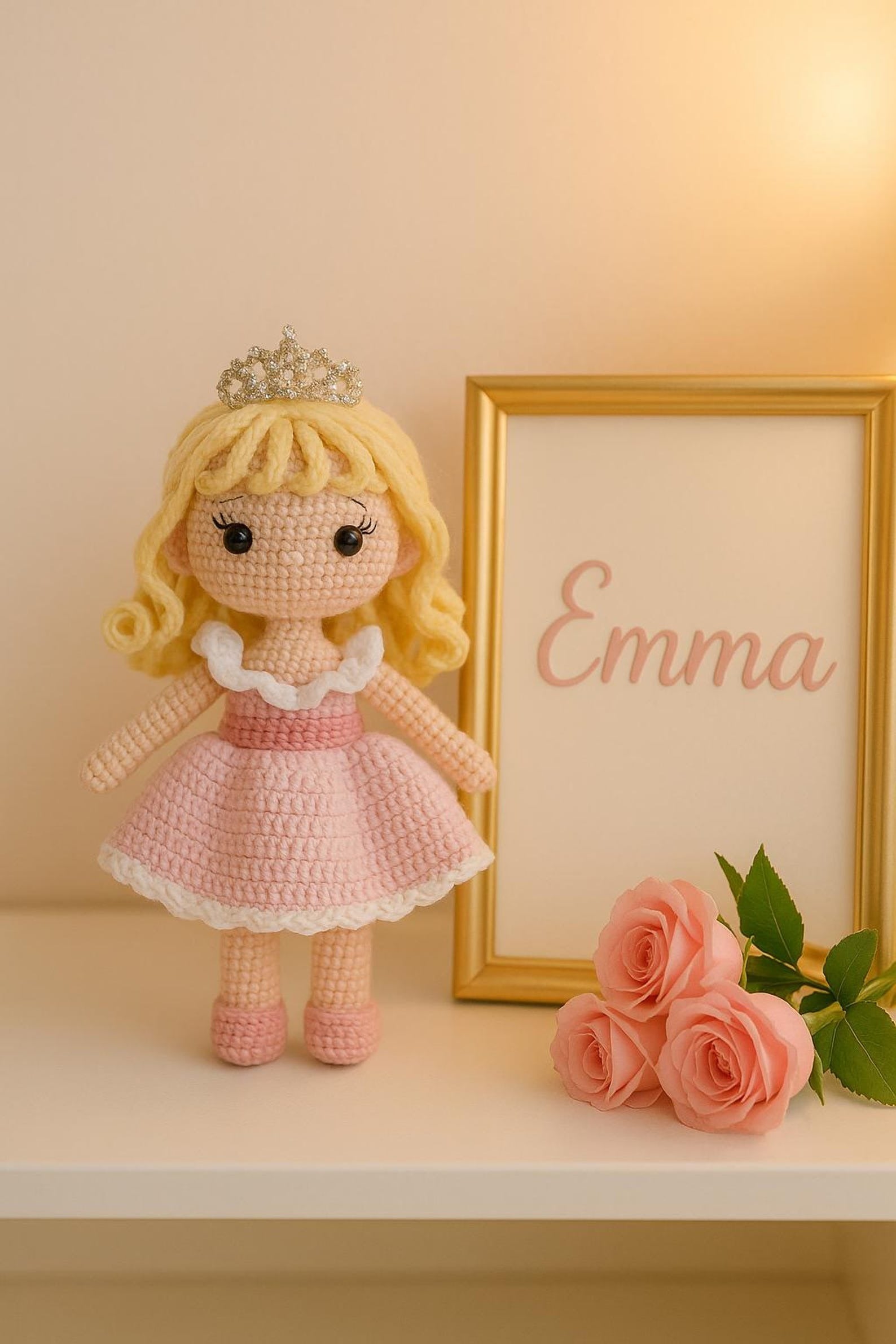 Handgehäkelte Amigurumi-Figur – Ansicht 5 – Maschenblüte