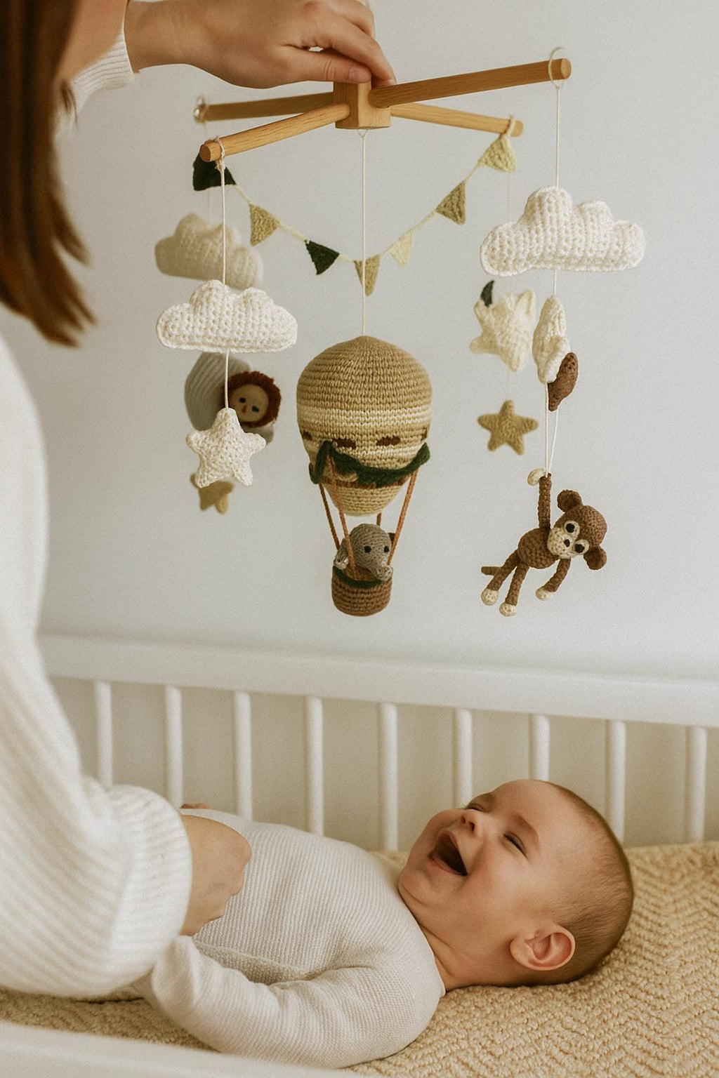Gehäkeltes Baby-Mobile mit Tieren und Sternen – Ansicht 5 – Maschenblüte
