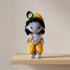 Gehäkelte Krishna-Puppe – Ansicht 2 – Maschenblüte