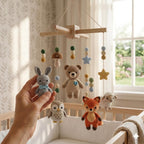 Gehäkeltes Baby-Mobile mit schlafendem Bär – Ansicht 4 – Maschenblüte