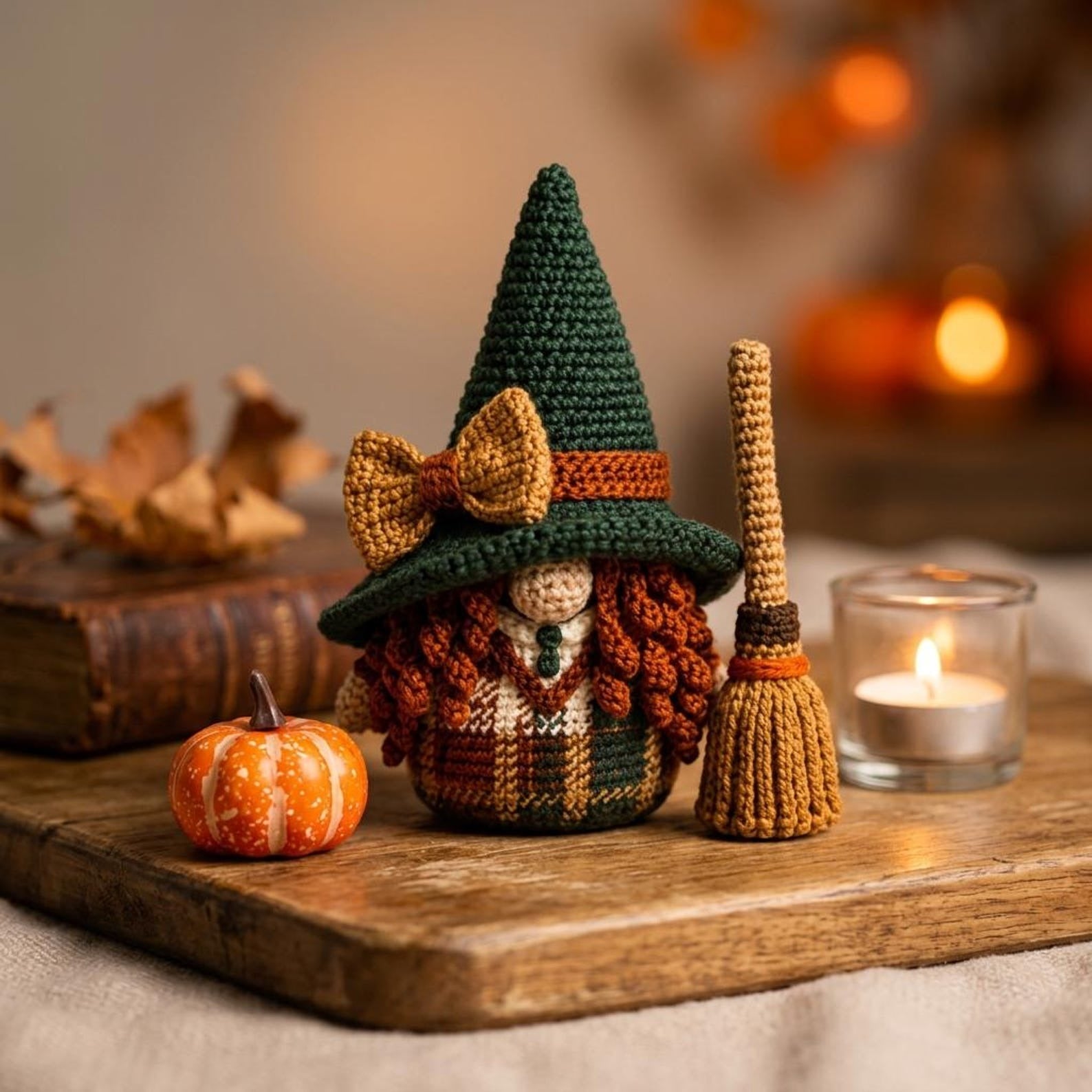Gehäkelte Hexenpuppe für Halloween – Ansicht 1 – Maschenblüte
