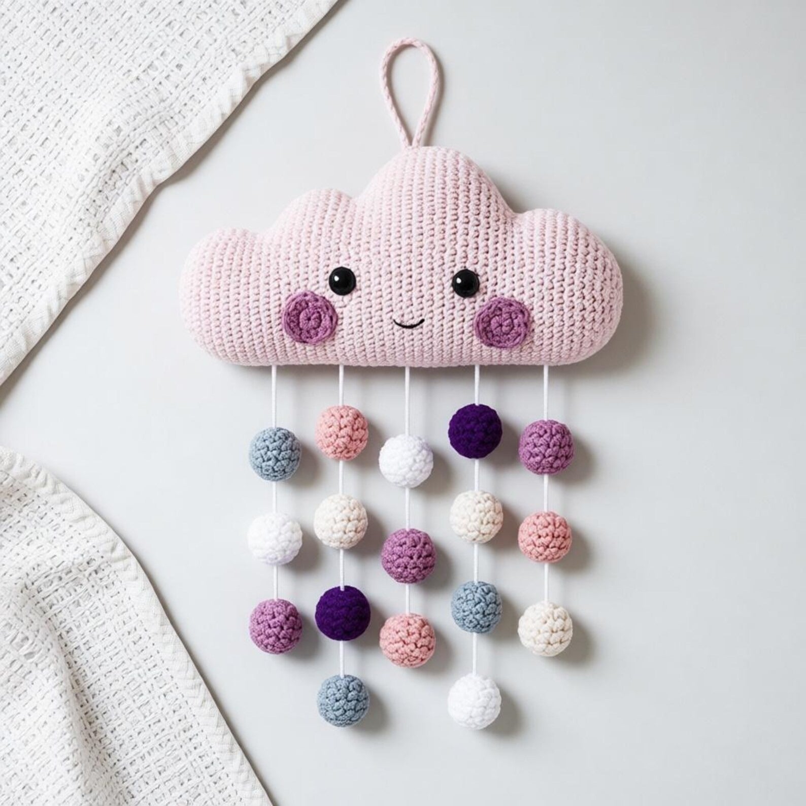 Gehäkeltes Wolken-Mobile, Kinderzimmer-Wandkunst, Amigurumi-Hängespielzeug, Babyparty-Geschenk