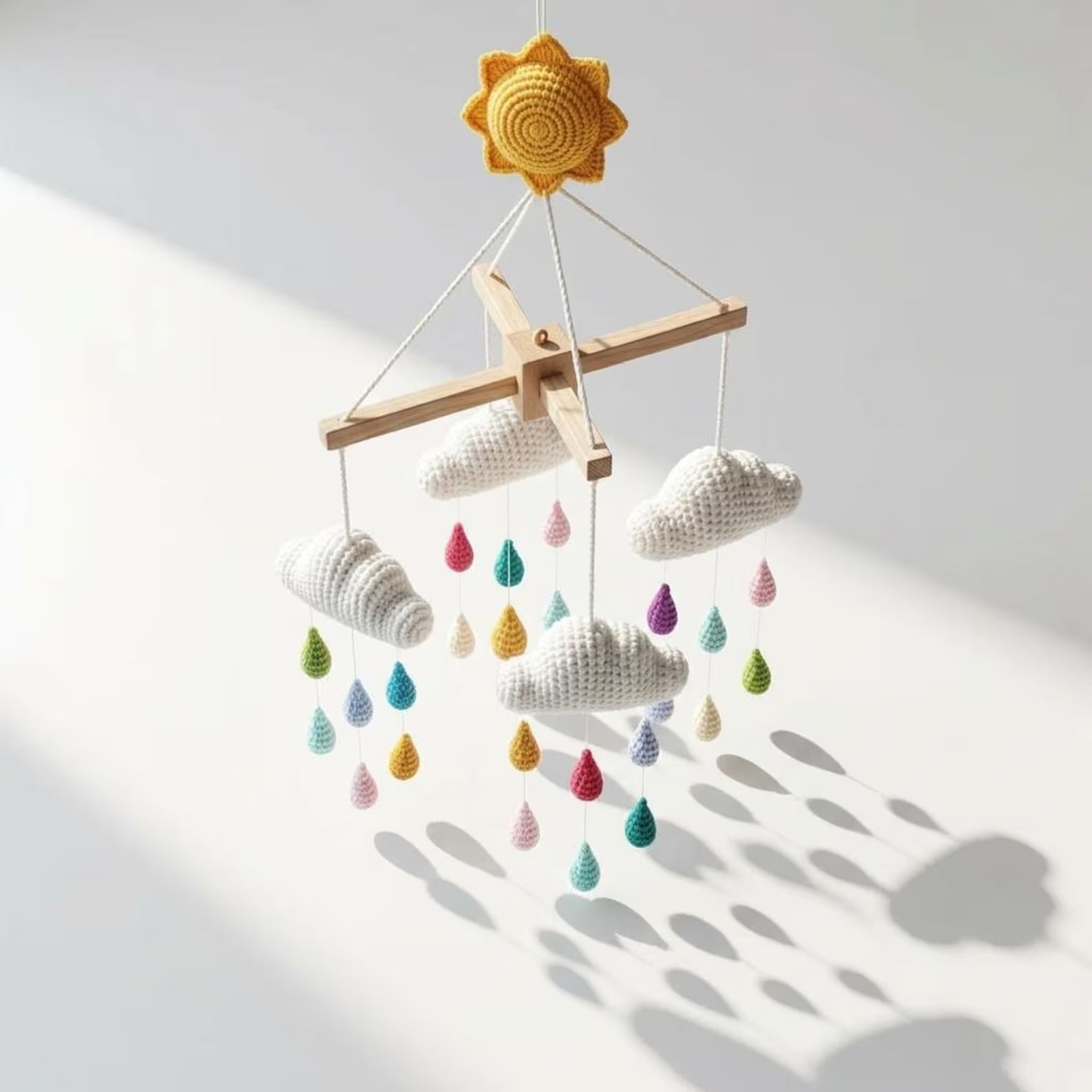 Gehäkeltes Wolken-Regentropfen-Mobile, Regenbogen-Kinderzimmerdekoration, Babyparty-Geschenk, Krippendekoration