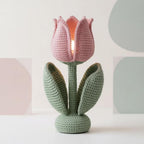 Handgefertigte gehäkelte Tulpenlampe: Rosa Blumen-Nachtlicht, Schlafzimmerdekoration, Baumwollgarn-Handwerk