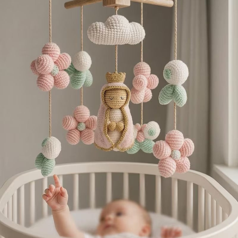 Handgefertigtes gehäkeltes Blumen-Mobile der Jungfrau Maria, Prinzessinnen-Puppe-Kinderzimmer-Dekor, personalisiertes Babyzimmer-Geschenk
