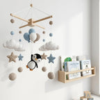 Handgefertigtes gehäkeltes Pinguin-Baby-Mobile, Wolke und Stern-Kinderzimmer-Mobile, personalisiertes Babydekor, Pinguin-Amigurumi-Mobile
