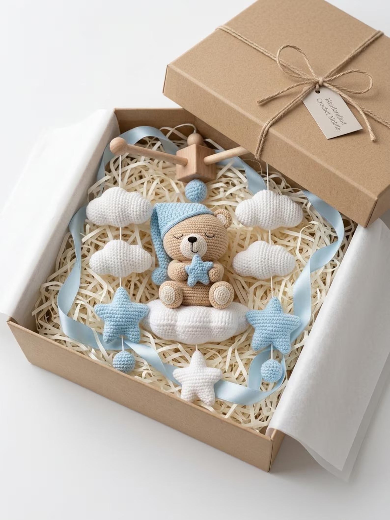 Handgefertigtes Häkel-Bär-Baby-Mobile, Schlafendes Bär-Kinderzimmer-Mobile, Gehäkelte Sterne und Wolken, personalisiertes Babyzimmer-Dekor-Geschenk